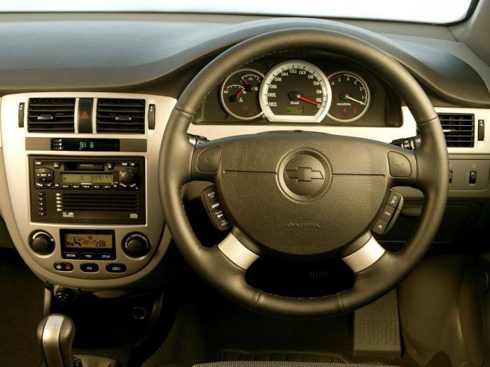 Chevrolet Lacetti hatchback - özellikleri ve değerlendirmeleri