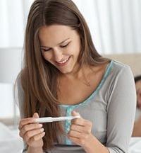 Menstruasyonun gecikmesi ve beyaz akıntı hamilelik belirtisi midir?